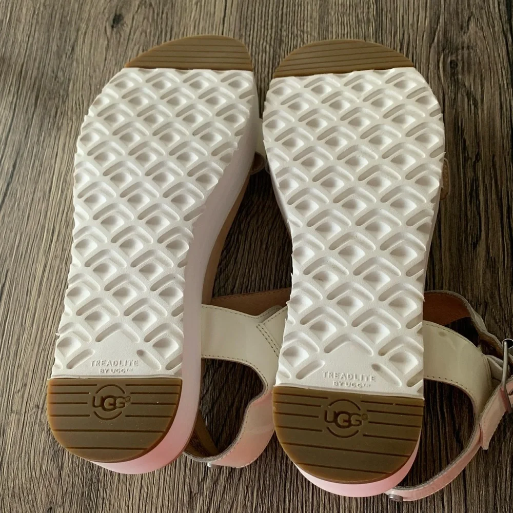 🔥 Ugg treadlite cream platform wedge sandals women’s size 7.5 mint condition - Picture 2 of 12
